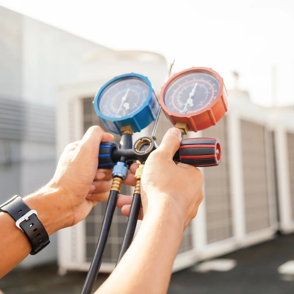 Contrôle d’une installation de climatisation à l’aide de manomètres